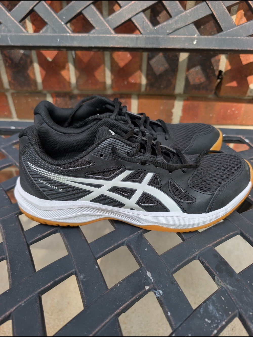 ASICS Womens's Upcourt 6 Volleyball Multi-sport Shoes Size 9 NEW!
